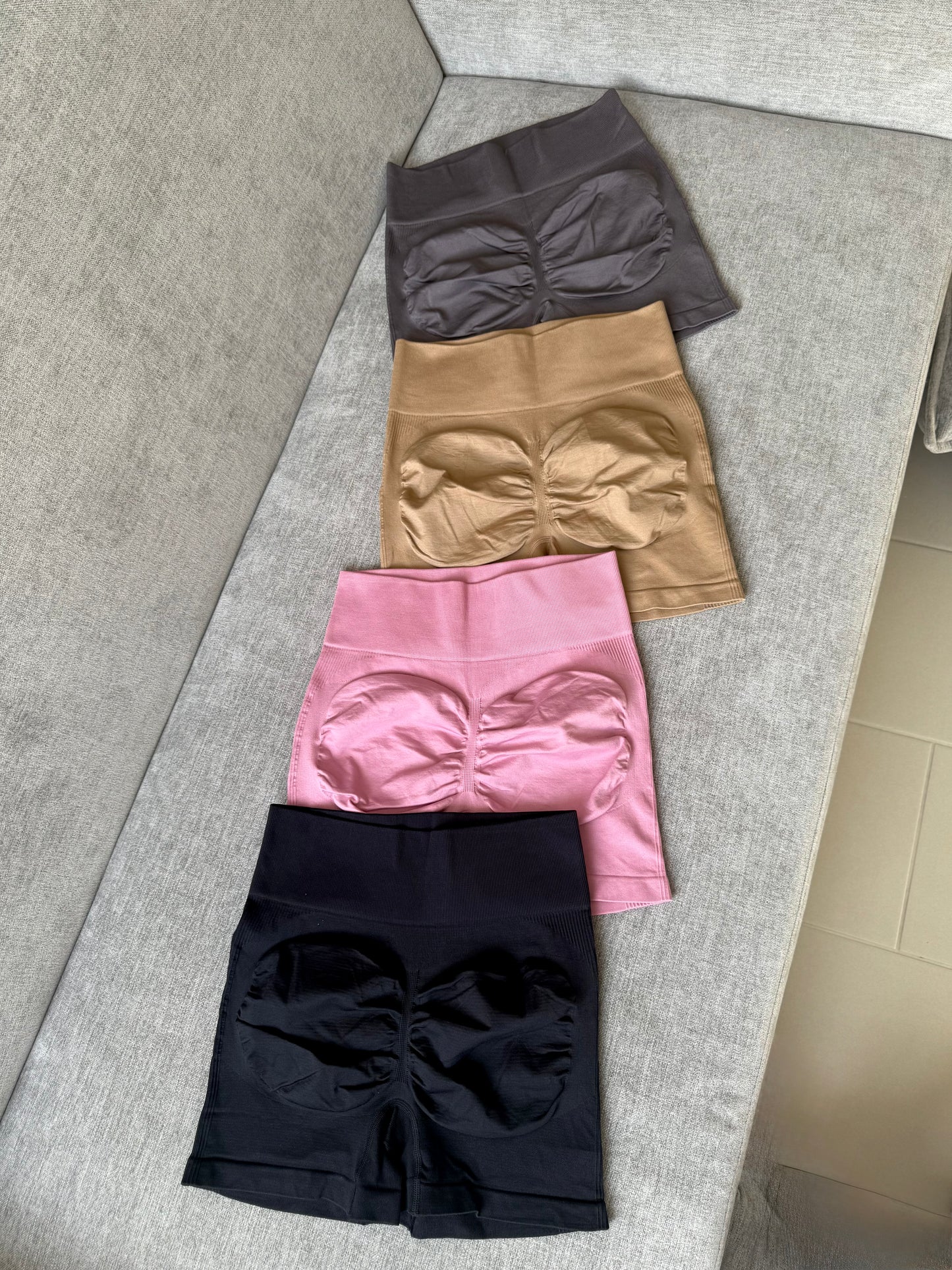 SHORT SEAMLESS