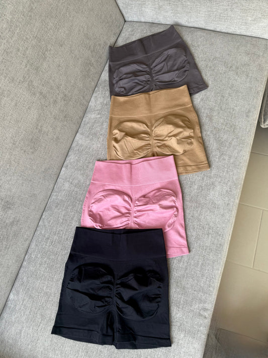 SHORT SEAMLESS
